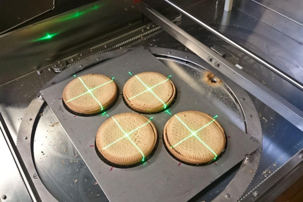 Laserprojektor ILP 722 mit IoT Netzwerksteuerung